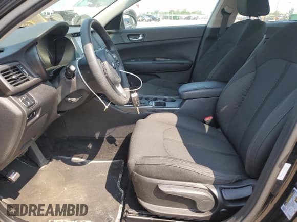 ✅ 2018 Kia Optima S • VIN: 5XXGT4L35JG256959 • Lot: 60494495. Listed on Copart with 111,572 mi. Free auction sales archive from the USA and detailed vehicle history report at DreamBid. Image 7.