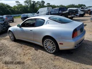 ✅ 2002 Maserati Coupe • VIN: ZAMBC38A120008315 • Lot: 63044885. Wystawiony na Copart z przebiegiem 91 164 mil. Bezpłatny archiwum sprzedaży aukcyjnych z USA i szczegółowy raport historii pojazdu na DreamBid. Zdjęcie 2.