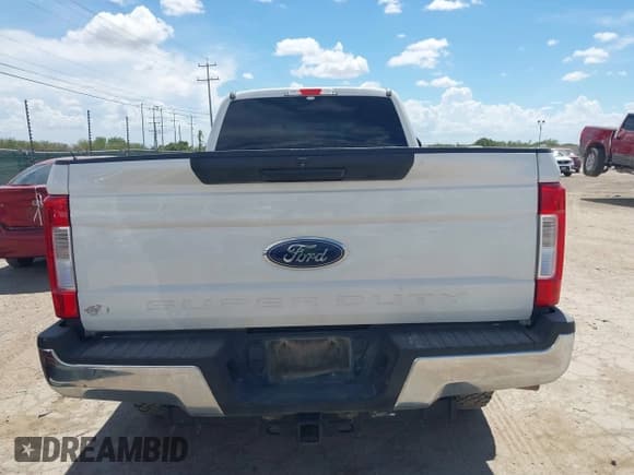 ✅ 2019 Ford F-250 XL • VIN: 1FT7W2BT4KEF78799 • Lot: 43004372. Wystawiony na IAAI z przebiegiem 164 895 mil. Bezpłatny archiwum sprzedaży aukcyjnych z USA i szczegółowy raport historii pojazdu na DreamBid. Zdjęcie 16.