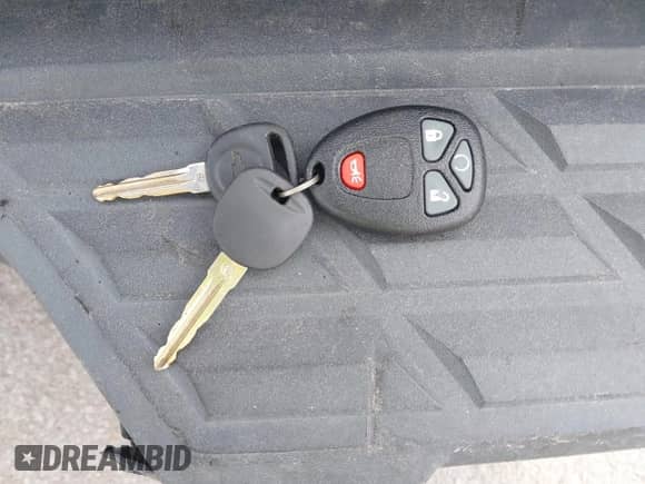 2007 Chevrolet Silverado 1500 1LT with VIN 2GCEK13M071568798, listed as a IAAI auction lot 42287095 with 308,994 mi miles and . Bid and sale history available at DreamBid. Image 11.