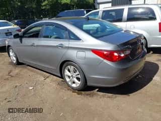 2013 Hyundai Sonata SE with VIN 5NPEC4ACXDH678597, listed as a IAAI auction lot 43338042 with 96,096 mi miles and . Bid and sale history available at DreamBid. Image 3.