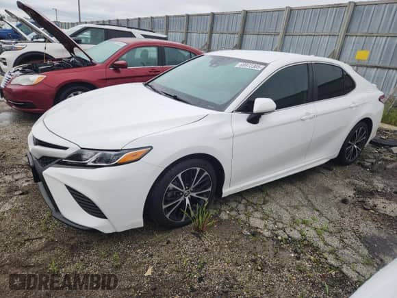 2020 Toyota Camry SE with VIN 4T1G11BK0LU003196, listed as a Copart auction lot 68972305 with 51,497 mi miles and Salvage title. Bid and sale history available at DreamBid. Image 1.