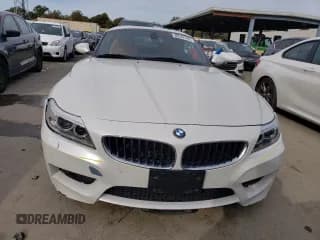 ✅ 2015 BMW Z4 sDrive28i • VIN: WBALL5C5XFP557195 • Lot: 36542343. Wystawiony na Copart z przebiegiem 57 364 mil. Bezpłatny archiwum sprzedaży aukcyjnych z USA i szczegółowy raport historii pojazdu na DreamBid. Zdjęcie 5.