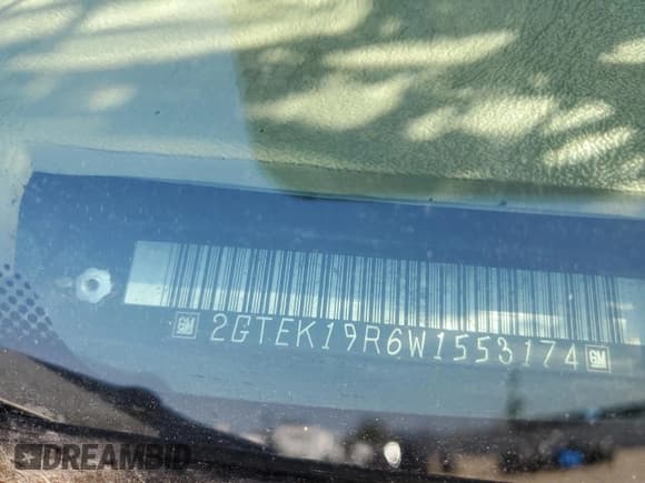 ✅ 1998 GMC Sierra 1500 • VIN: 2GTEK19R6W1553174 • Лот: 71101985. Опубликован ранее на Copart с пробегом 164 198 миль. Бесплатный доступ к архиву аукционных продаж из США и подробный отчёт об истории автомобиля на DreamBid. Изображение 12.