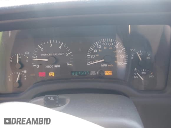 ✅ 1999 Jeep Cherokee Sport • VIN: 1J4FF68SXXL567773 • Lot: 42859159. Wystawiony na IAAI z przebiegiem 237 607 mil. Bezpłatny archiwum sprzedaży aukcyjnych z USA i szczegółowy raport historii pojazdu na DreamBid. Zdjęcie 7.