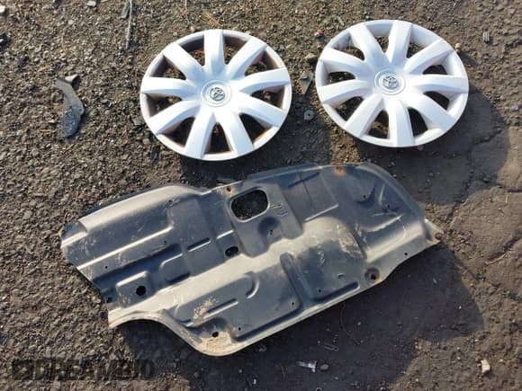 ✅ 2005 Toyota Camry LE • VIN: 4T1BE30K25U002518 • Lot: 43767923. Listed on IAAI with 215,358 mi. Free auction sales archive from the USA and detailed vehicle history report at DreamBid. Image 12.