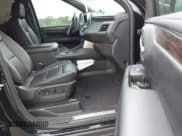 ✅ 2022 Chevrolet Suburban LT • VIN: 1GNSCCKD7NR265722 • Lot: 43502209. Wystawiony na IAAI z przebiegiem 56 391 mil. Bezpłatny archiwum sprzedaży aukcyjnych z USA i szczegółowy raport historii pojazdu na DreamBid. Zdjęcie 5.