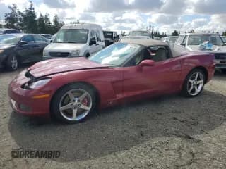 ✅ 2008 Chevrolet Corvette • VIN: 1G1YY36W685117050 • Lot: 81802095. Wystawiony na Copart z przebiegiem 49 024 mil. Bezpłatny archiwum sprzedaży aukcyjnych z USA i szczegółowy raport historii pojazdu na DreamBid. Zdjęcie 1.