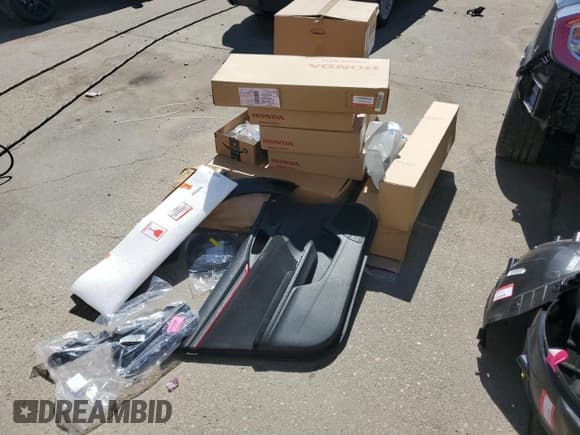 ✅ 2021 Honda Civic Type R Touring • VIN: SHHFK8G70MU200520 • Lot: 71803044. Wystawiony na Copart z przebiegiem 31 313 mil. Bezpłatny archiwum sprzedaży aukcyjnych z USA i szczegółowy raport historii pojazdu na DreamBid. Zdjęcie 12.