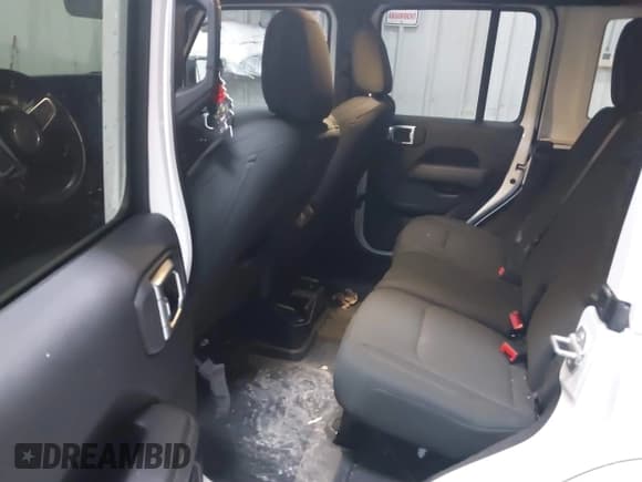 ✅ 2020 Jeep Wrangler Unlimited Sahara Altitude • VIN: 1C4HJXEG6LW140232 • Лот: 41445595. Опубликован ранее на IAAI с пробегом 69 830 миль. Бесплатный доступ к архиву аукционных продаж из США и подробный отчёт об истории автомобиля на DreamBid. Изображение 8.