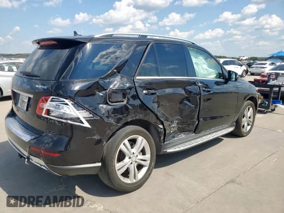 ✅ 2015 Mercedes-Benz M 250 • VIN: 4JGDA0EB7FA532157 • Lot: 68215585. Wystawiony na Copart z przebiegiem 121 057 mil. Bezpłatny archiwum sprzedaży aukcyjnych z USA i szczegółowy raport historii pojazdu na DreamBid. Zdjęcie 3.