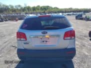 ✅ 2011 Kia Sorento LX • VIN: 5XYKTDA2XBG169589 • Lot: 43380076. Wystawiony na IAAI z przebiegiem 170 911 mil. Bezpłatny archiwum sprzedaży aukcyjnych z USA i szczegółowy raport historii pojazdu na DreamBid. Zdjęcie 16.