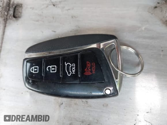 ✅ 2017 Hyundai Santa Fe Ultimate • VIN: 5XYZW4LA7HG481629 • Lot: 43371106. Listed on IAAI with 158,834 mi. Free auction sales archive from the USA and detailed vehicle history report at DreamBid. Image 11.