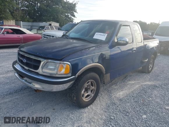 ✅ 1997 Ford F-150 XL • VIN: 2FTDX0727VCA71037 • Lot: 43358494. Wystawiony na IAAI z przebiegiem 276 065 mil. Bezpłatny archiwum sprzedaży aukcyjnych z USA i szczegółowy raport historii pojazdu na DreamBid. Zdjęcie 2.