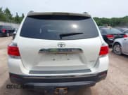 ✅ 2013 Toyota Highlander Plus • VIN: 5TDBK3EH7DS243892 • Lot: 42830358. Listed on IAAI with Not provided. Free auction sales archive from the USA and detailed vehicle history report at DreamBid. Image 15.