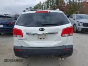 ✅ 2012 Kia Sorento LX • VIN: 5XYKT3A62CG221523 • Lot: 43502506. Wystawiony na IAAI z przebiegiem 222 261 mil. Bezpłatny archiwum sprzedaży aukcyjnych z USA i szczegółowy raport historii pojazdu na DreamBid. Zdjęcie 16.