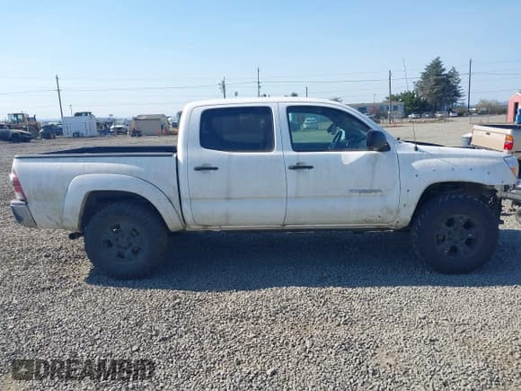 ✅ 2009 Toyota Tacoma • VIN: 5TELU42N29Z647580 • Lot: 40424920. Listed on IAAI with 119,903 mi. Free auction sales archive from the USA and detailed vehicle history report at DreamBid. Image 14.