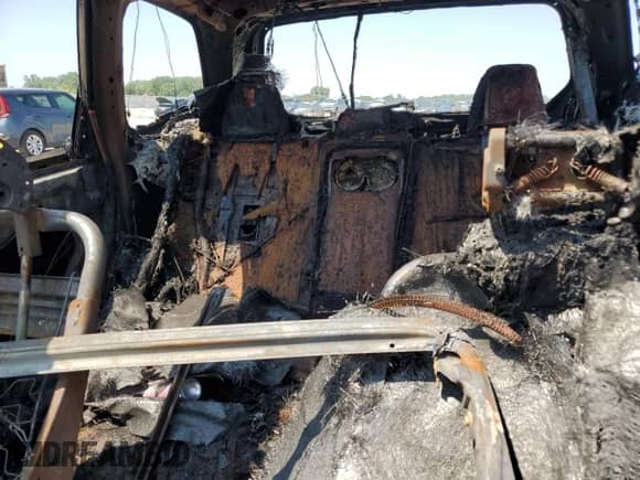 2015 Subaru Forester Limited z VIN JF2SJAHC9FH414707, wystawiony jako Copart lot #68031785 z przebiegiem Nie podano mil oraz Nie do naprawy • Non repairable. Historia ofert i sprzedaży dostępna na DreamBid. Obrazek 10.