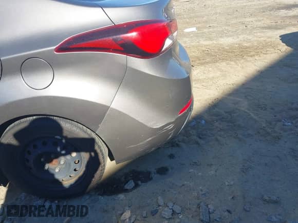 2014 Hyundai Elantra SE z VIN 5NPDH4AE7EH526826, wystawiony jako IAAI lot #41350550 z przebiegiem 204 141 mil mil oraz . Historia ofert i sprzedaży dostępna na DreamBid. Obrazek 12.