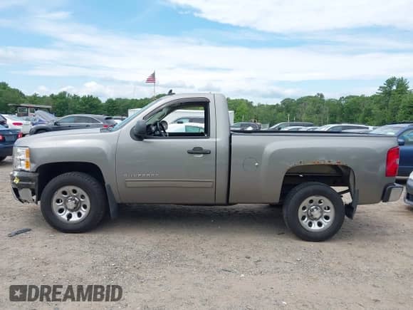 2013 Chevrolet Silverado 1500 LT with VIN 1GCNCSEA8DZ352108, listed as a IAAI auction lot 42650513 with 162,785 mi miles and . Bid and sale history available at DreamBid. Image 14.