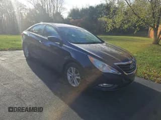 ✅ 2013 Hyundai Sonata GLS • VIN: 5NPEB4AC8DH702513 • Lot: 90813695. Wystawiony na Copart z przebiegiem 139 000 mil. Bezpłatny archiwum sprzedaży aukcyjnych z USA i szczegółowy raport historii pojazdu na DreamBid. Zdjęcie 1.