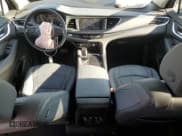 ✅ 2021 Buick Enclave Premium • VIN: 5GAEVBKWXMJ124895 • Lot: 56016445. Wystawiony na Copart z przebiegiem 45 911 mil. Bezpłatny archiwum sprzedaży aukcyjnych z USA i szczegółowy raport historii pojazdu na DreamBid. Zdjęcie 8.