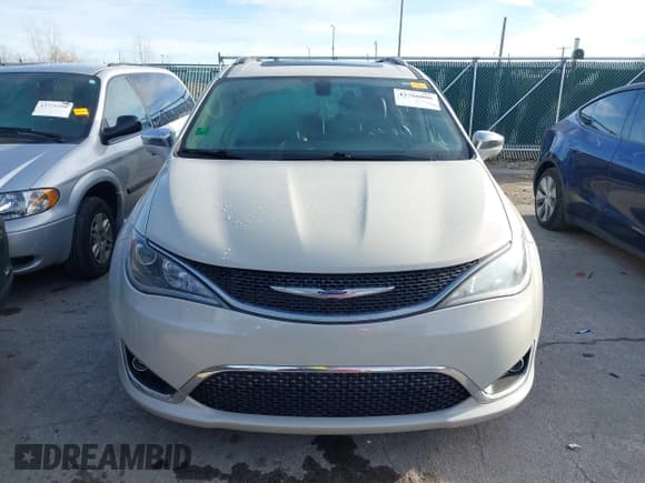 ✅ 2020 Chrysler Pacifica Limited • VIN: 2C4RC1GGXLR108949 • Лот: 43766006. Опубликован ранее на IAAI с пробегом 107 305 миль. Бесплатный доступ к архиву аукционных продаж из США и подробный отчёт об истории автомобиля на DreamBid. Изображение 12.