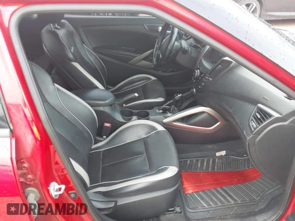 ✅ 2013 Hyundai Veloster Turbo • VIN: KMHTC6AE1DU110874 • Lot: 42469891. Wystawiony na IAAI z przebiegiem 167 035 mil. Bezpłatny archiwum sprzedaży aukcyjnych z USA i szczegółowy raport historii pojazdu na DreamBid. Zdjęcie 5.