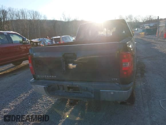 ✅ 2009 Chevrolet Silverado 2500HD LTZ • VIN: 1GCHK63K79F189916 • Лот: 43806161. Опубликован ранее на IAAI с пробегом 220 990 миль. Бесплатный доступ к архиву аукционных продаж из США и подробный отчёт об истории автомобиля на DreamBid. Изображение 17.