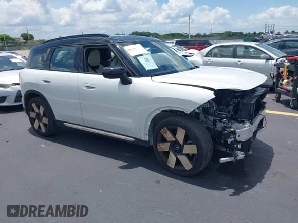 ✅ 2025 MINI Countryman S • VIN: WMZ23GA06S7R31166 • Лот: 42393335. Опубликован ранее на IAAI с пробегом 2 531 миль. Бесплатный доступ к архиву аукционных продаж из США и подробный отчёт об истории автомобиля на DreamBid. Изображение 1.