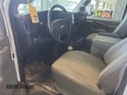 ✅ 2021 Chevrolet Express Cargo • VIN: 1GCWGAFP4M1303136 • Лот: 41990274. Опубликован ранее на IAAI с пробегом 133 702 миль. Бесплатный доступ к архиву аукционных продаж из США и подробный отчёт об истории автомобиля на DreamBid. Изображение 1.