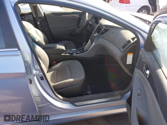 ✅ 2013 Hyundai Sonata • VIN: KMHEC4A42DA089362 • Lot: 43660714. Listed on IAAI with 137,241 mi. Free auction sales archive from the USA and detailed vehicle history report at DreamBid. Image 5.