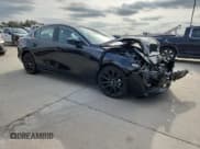 ✅ 2025 Mazda 3 S Select Sport • VIN: 3MZBPABM1SM473686 • Lot: 82748045. Wystawiony na Copart z przebiegiem 6 785 mil. Bezpłatny archiwum sprzedaży aukcyjnych z USA i szczegółowy raport historii pojazdu na DreamBid. Zdjęcie 4.
