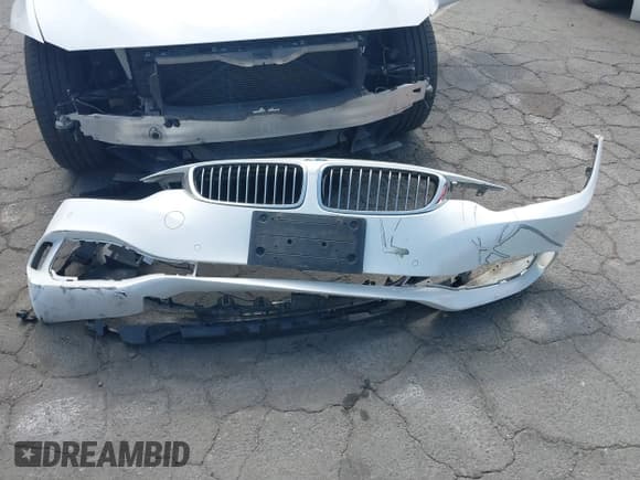 ✅ 2015 BMW 4 Series 428i • VIN: WBA3V7C56F5A24605 • Лот: 42506958. Опубликован ранее на IAAI с пробегом 126 698 миль. Бесплатный доступ к архиву аукционных продаж из США и подробный отчёт об истории автомобиля на DreamBid. Изображение 18.