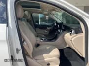 ✅ 2017 Mercedes-Benz GLC 300 • VIN: WDC0G4KB6HF142485 • Lot: 43275471. Wystawiony na IAAI z przebiegiem 208 201 mil. Bezpłatny archiwum sprzedaży aukcyjnych z USA i szczegółowy raport historii pojazdu na DreamBid. Zdjęcie 5.