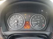 ✅ 2006 BMW 3 Series 325i • VIN: WBAVB175X6NK40432 • Lot: 76730424. Wystawiony na Copart z przebiegiem 168 119 mil. Bezpłatny archiwum sprzedaży aukcyjnych z USA i szczegółowy raport historii pojazdu na DreamBid. Zdjęcie 9.