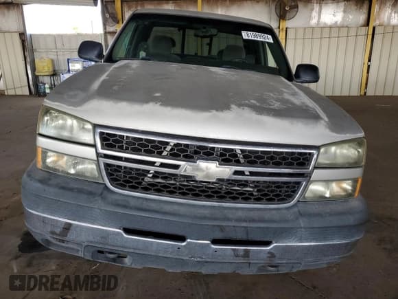 ✅ 2006 Chevrolet Silverado 2500HD Work Truck • VIN: 1GCHK29U36E104380 • Lot: 81989924. Wystawiony na Copart z przebiegiem 125 908 mil. Bezpłatny archiwum sprzedaży aukcyjnych z USA i szczegółowy raport historii pojazdu na DreamBid. Zdjęcie 5.