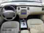 2009 Hyundai Azera Limited с VIN KMHFC46F49A358970, выставлен на аукционе Copart как лот 82125714 с пробегом 208 090 миль миль и Списание • Salvage title. История ставок и продаж доступна на DreamBid. Изображение 8.