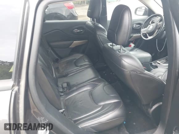 ✅ 2017 Jeep Cherokee Limited • VIN: 1C4PJMDB0HW657209 • Lot: 42753860. Wystawiony na IAAI z przebiegiem 92 797 mil. Bezpłatny archiwum sprzedaży aukcyjnych z USA i szczegółowy raport historii pojazdu na DreamBid. Zdjęcie 8.