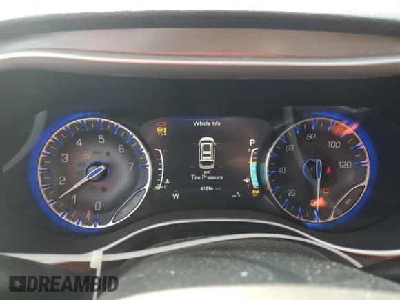 ✅ 2023 Chrysler Pacifica Touring L • VIN: 2C4RC3BG0PR501772 • Lot: 68432945. Wystawiony na Copart z przebiegiem 41 296 mil. Bezpłatny archiwum sprzedaży aukcyjnych z USA i szczegółowy raport historii pojazdu na DreamBid. Zdjęcie 9.