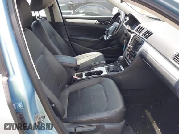 ✅ 2013 Volkswagen Passat SE • VIN: 1VWBP7A33DC057302 • Лот: 42603554. Опубликован ранее на IAAI с пробегом 197 082 миль. Бесплатный доступ к архиву аукционных продаж из США и подробный отчёт об истории автомобиля на DreamBid. Изображение 5.