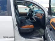 ✅ 2017 Toyota Tundra Platinum • VIN: 5TFAW5F17HX640533 • Lot: 43025984. Listed on IAAI with 98,150 mi. Free auction sales archive from the USA and detailed vehicle history report at DreamBid. Image 5.