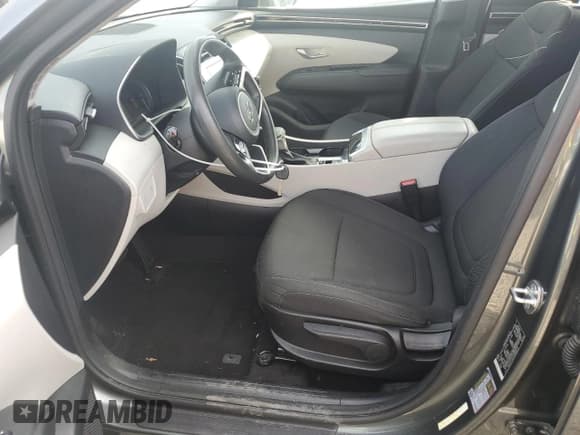 ✅ 2022 Hyundai Tucson SE • VIN: 5NMJA3AE5NH080125 • Lot: 74337314. Wystawiony na Copart z przebiegiem 47 303 mil. Bezpłatny archiwum sprzedaży aukcyjnych z USA i szczegółowy raport historii pojazdu na DreamBid. Zdjęcie 7.