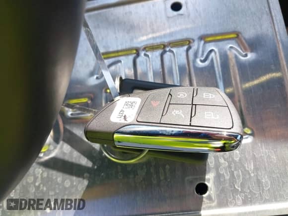 2024 Chevrolet Traverse AWD LT z VIN 1GNEVGKS5RJ180881, wystawiony jako IAAI lot #43543953 z przebiegiem Nie podano mil oraz . Historia ofert i sprzedaży dostępna na DreamBid. Obrazek 11.