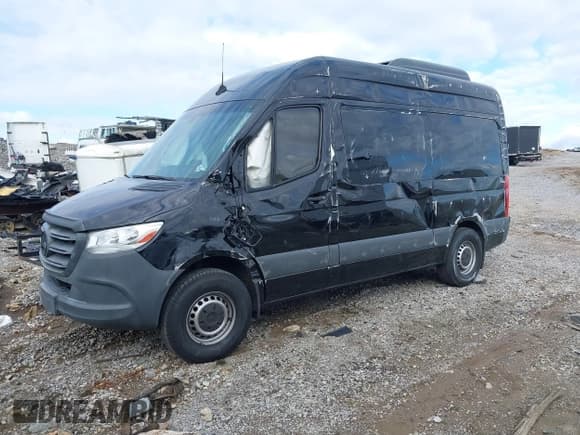 ✅ 2019 Mercedes-Benz Sprinter Passenger • VIN: WDZPF0CD4KP125864 • Lot: 39110594. Wystawiony na IAAI z przebiegiem 25 697 mil. Bezpłatny archiwum sprzedaży aukcyjnych z USA i szczegółowy raport historii pojazdu na DreamBid. Zdjęcie 2.