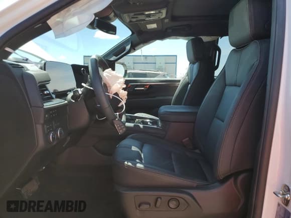 ✅ 2025 Chevrolet Suburban RST • VIN: 1GNS6ERD0SR134023 • Lot: 59014585. Listed on Copart with 5,854 mi. Free auction sales archive from the USA and detailed vehicle history report at DreamBid. Image 7.