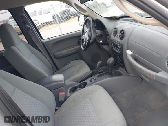 ✅ 2006 Jeep Liberty Sport • VIN: 1J4GL48KX6W280030 • Лот: 43332503. Опубликован ранее на IAAI с пробегом 254 679 миль. Бесплатный доступ к архиву аукционных продаж из США и подробный отчёт об истории автомобиля на DreamBid. Изображение 5.