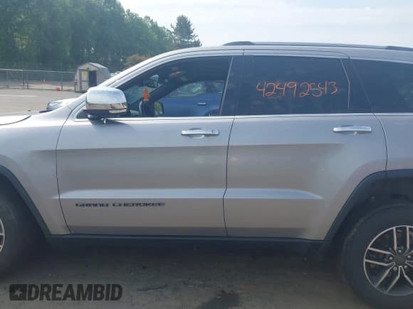 ✅ 2020 Jeep Grand Cherokee Limited X • VIN: 1C4RJFBG3LC233195 • Lot: 42492543. Listed on IAAI with 60,940 mi. Free auction sales archive from the USA and detailed vehicle history report at DreamBid. Image 14.
