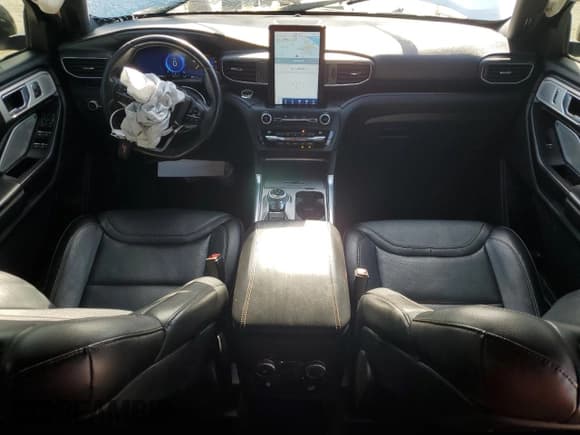 ✅ 2020 Ford Explorer ST • VIN: 1FM5K8GCXLGB79198 • Lot: 84829125. Wystawiony na Copart z przebiegiem 84 079 mil. Bezpłatny archiwum sprzedaży aukcyjnych z USA i szczegółowy raport historii pojazdu na DreamBid. Zdjęcie 8.