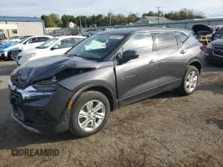 2021 Chevrolet Blazer LT z VIN 3GNKBHRS3MS565872, wystawiony jako Copart lot #84258475 z przebiegiem 19 083 mil mil oraz Szkoda całkowita • Salvage title. Historia ofert i sprzedaży dostępna na DreamBid. Obrazek 1.